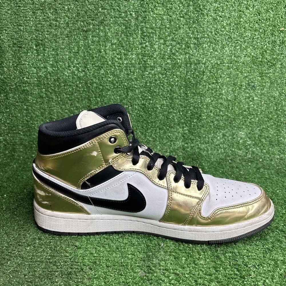 Size 11.5 - Jordan 1 Mid SE Metallic‎ Gold 2020